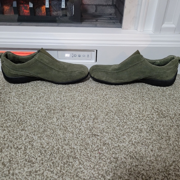 Lands End Walking Shoe Olive Suede Slip-On Casual Comfort Loafer Women\'s Size 10 main image 6